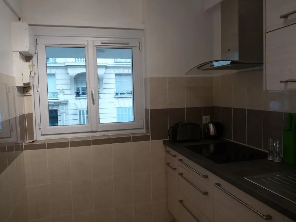 Apartment 82 Cannes 0*,